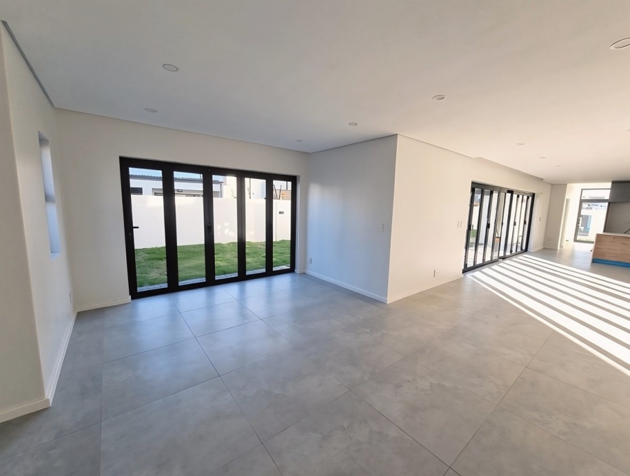 4 Bedroom Property for Sale in Sandown Western Cape